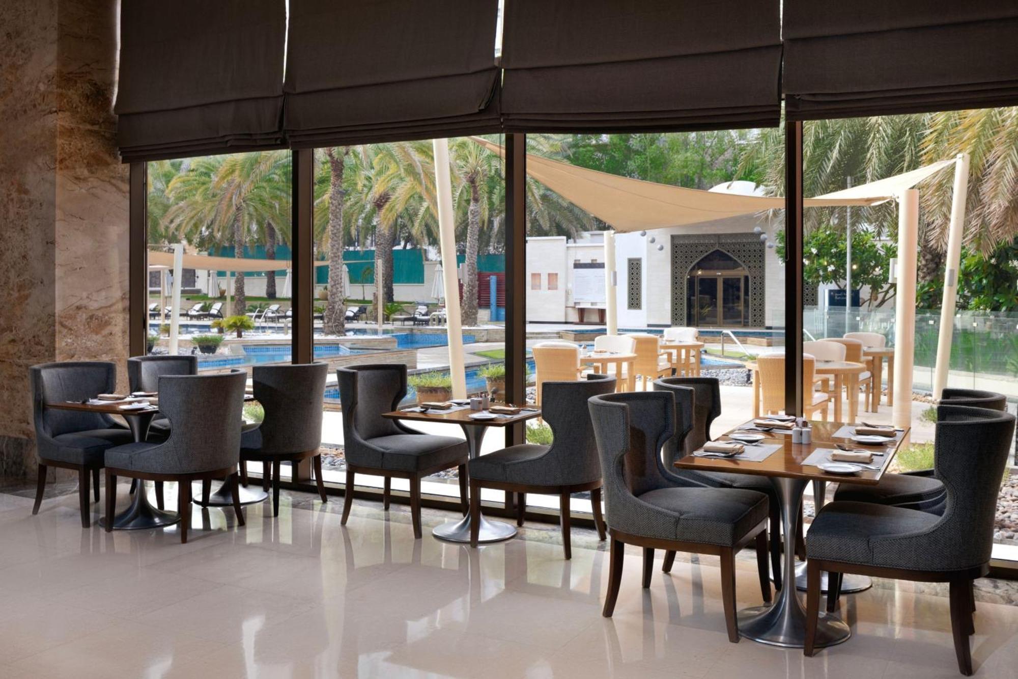 فندق شيراتون عمان مسقط المظهر الخارجي الصورة The restaurant