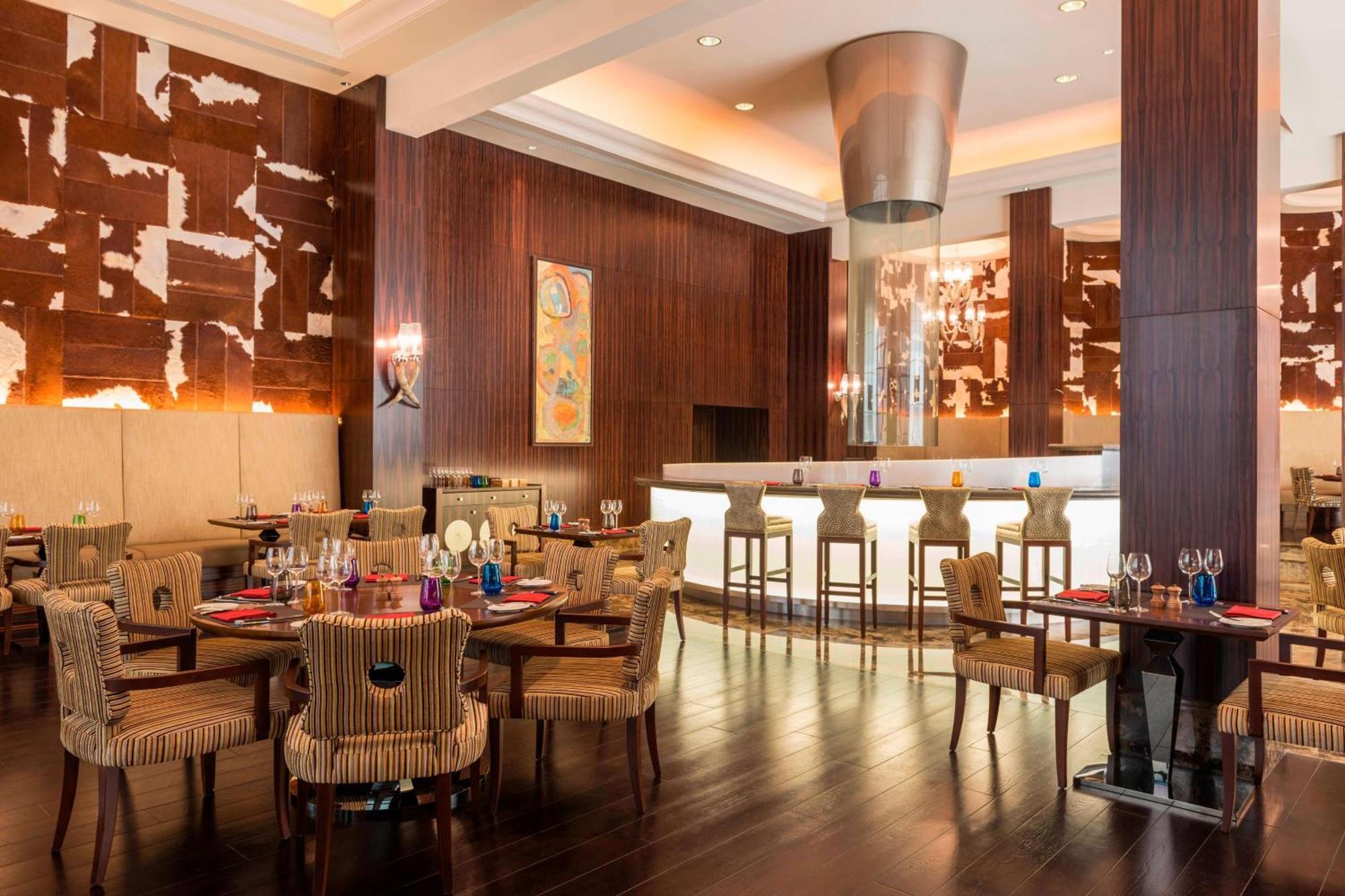 فندق شيراتون عمان مسقط المظهر الخارجي الصورة The restaurant