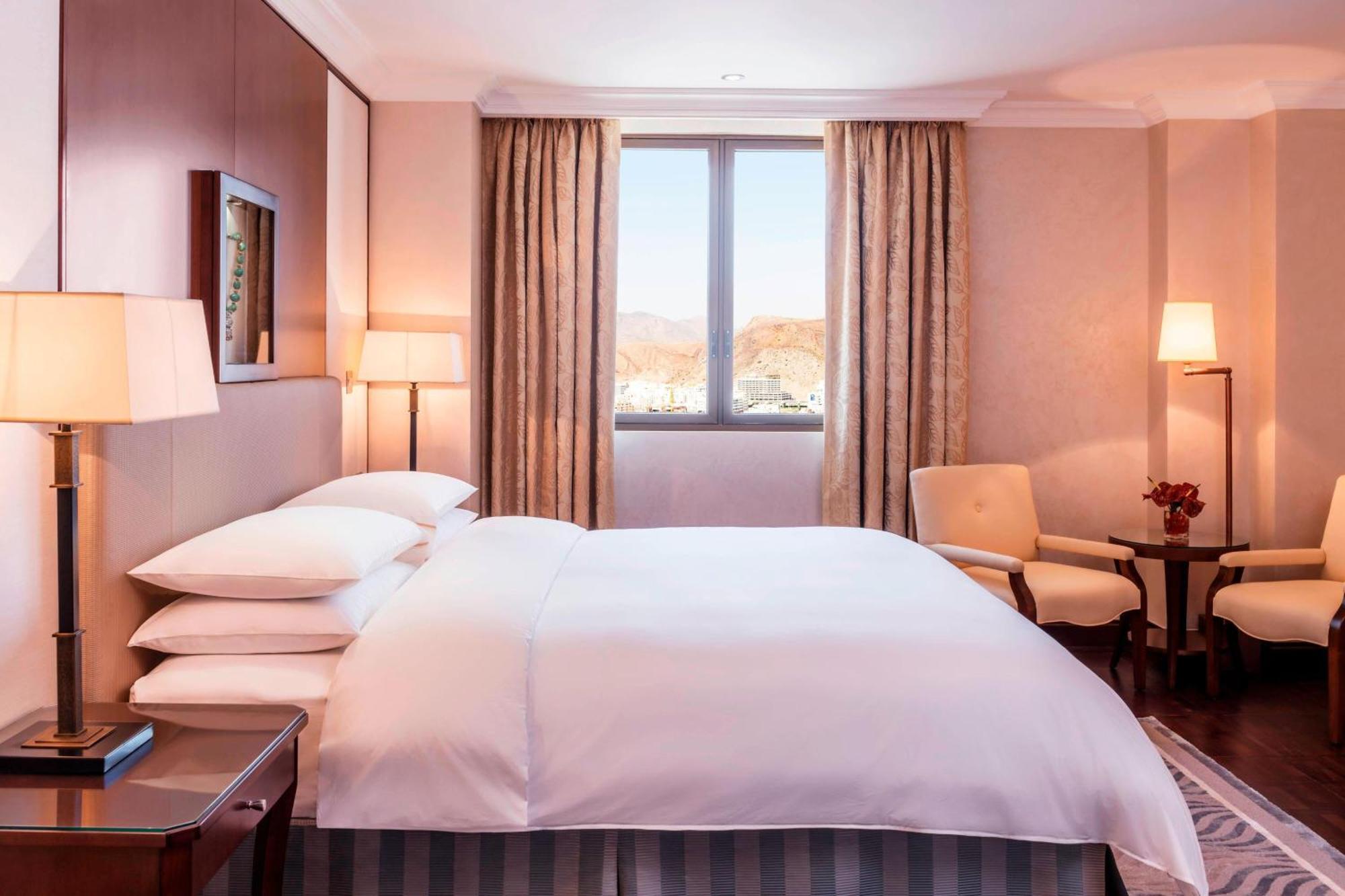 فندق شيراتون عمان مسقط المظهر الخارجي الصورة A room at the InterContinental Vienna