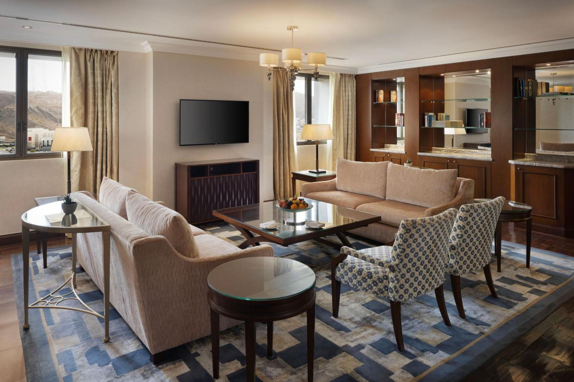 فندق شيراتون عمان مسقط المظهر الخارجي الصورة A living room at the hotel